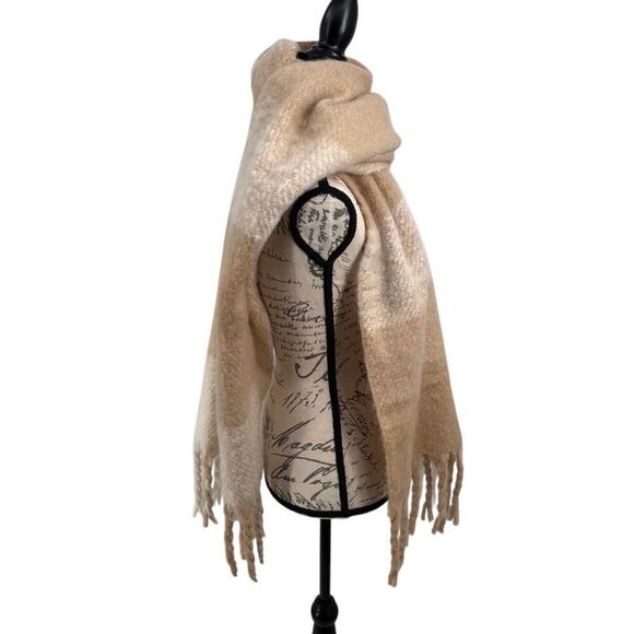Steve‎ Madden Tassel Scarf Cream/Tan One Size NWT - Picture 5 of 10